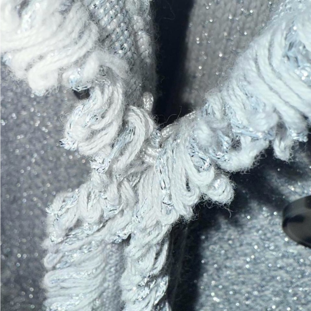 Sparkly Chico’s Metallic Silver Gray Tweed Sweater Blazer Frayed Edging Size 4 - Picture 6 of 9